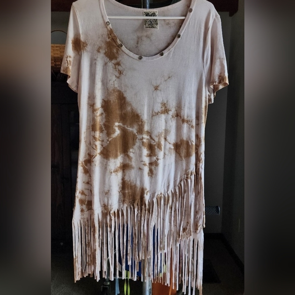 Vocal Tie-Dye Fringe Top in Cream and Brown
